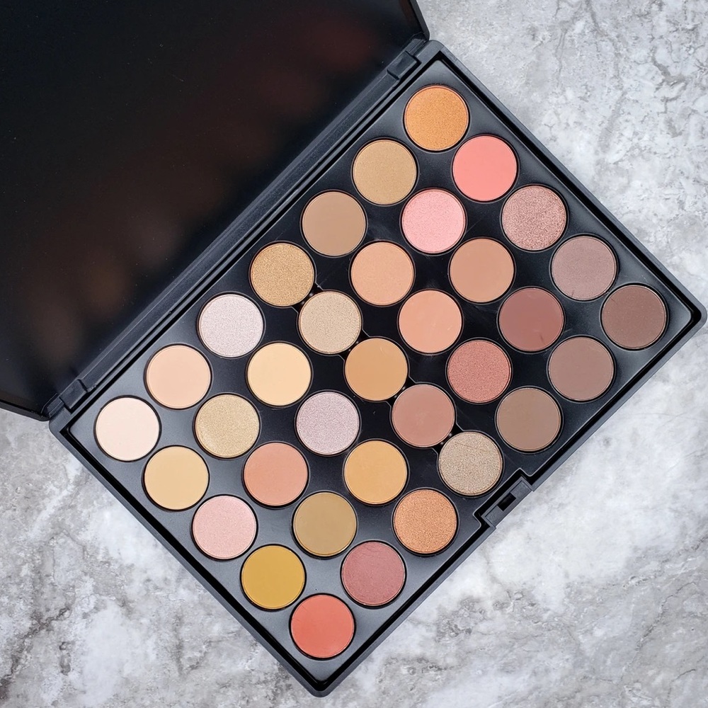 35RG Crown Rose Gold Eyeshadow Palette